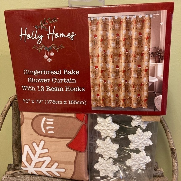 NEW!  HOLLY HOMES CHRISTMAS GINGERBREAD SHOWER CURTAIN W/ RESIN SNOWFLAKE HOOKS - Picture 2 of 10
